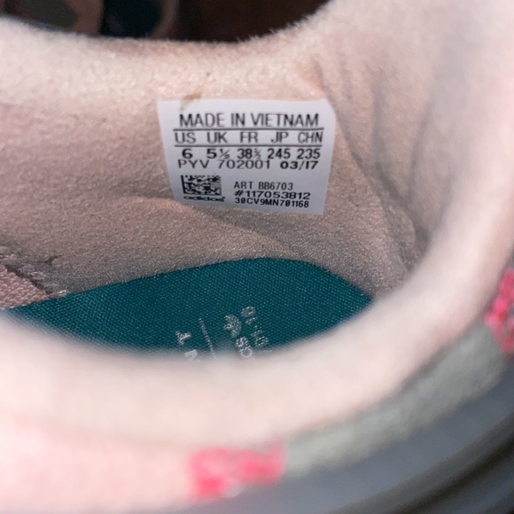 Womens Adidas - Still have original box - Picture 5 of 5